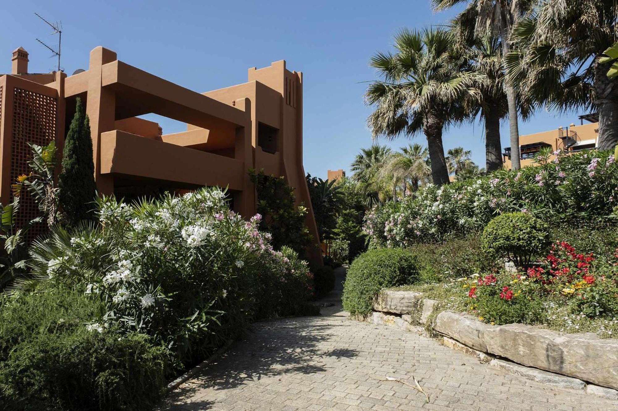 Bougainvillea Bay Estepona Exterior photo